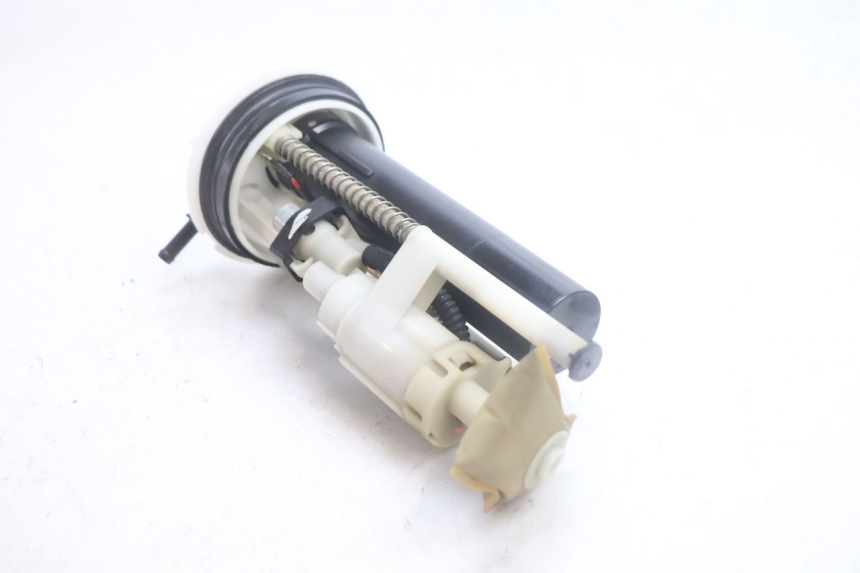 photo de POMPA DEL CARBURANTE YAMAHA XMAX X-MAX 125 (2006 - 2009) - Dettagli dei punti di fissaggio