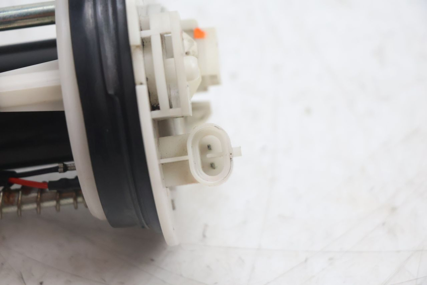 photo de POMPA DEL CARBURANTE YAMAHA XMAX X-MAX 125 (2006 - 2009) - Dettaglio del componente