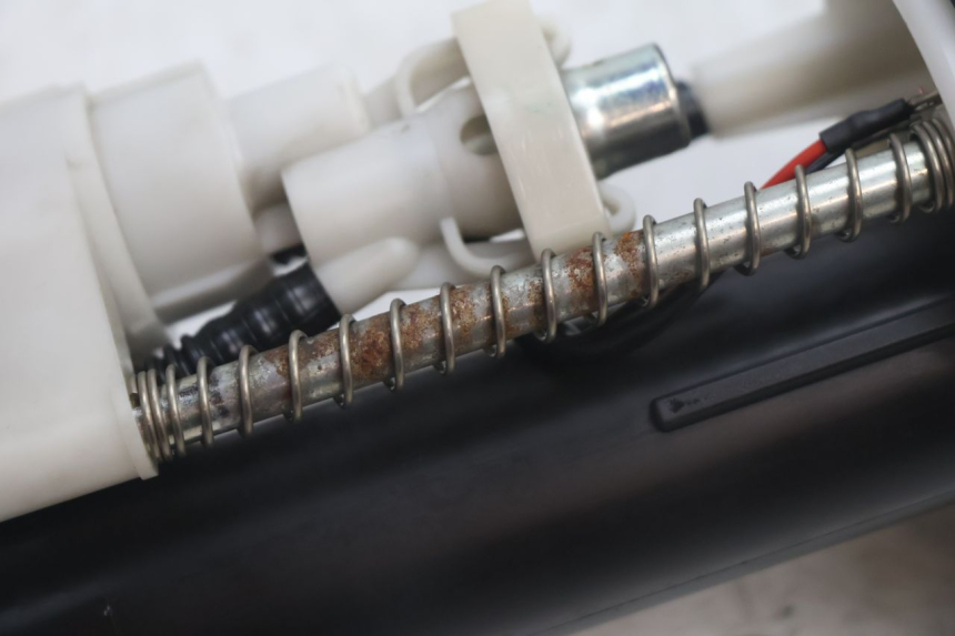 photo de POMPA DEL CARBURANTE YAMAHA XMAX X-MAX 125 (2006 - 2009) - Altra angolazione