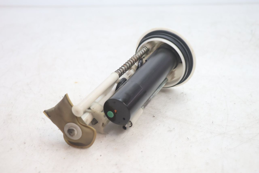 photo de POMPA DEL CARBURANTE YAMAHA XMAX X-MAX 125 (2006 - 2009) - Stato della superficie e materiale