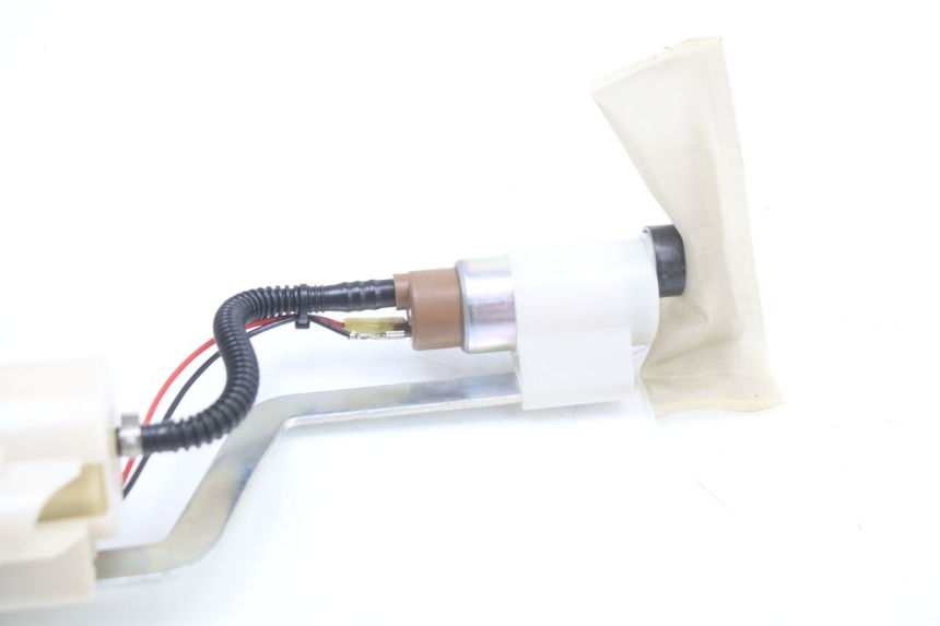 photo de POMPA DEL CARBURANTE PIAGGIO X10 125 (2012 - 2017) - Altra angolazione