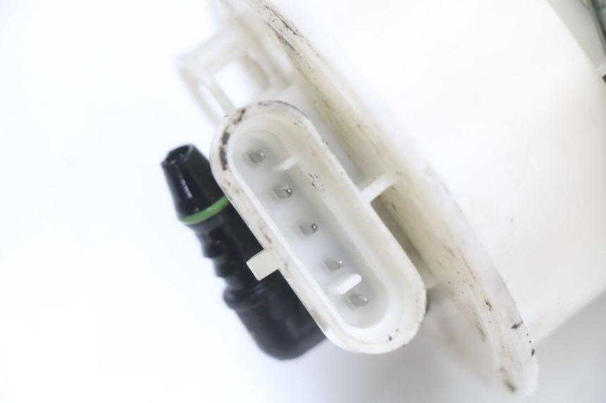 photo de POMPA DEL CARBURANTE PIAGGIO X10 125 (2012 - 2017) - Dettagli dei punti di fissaggio