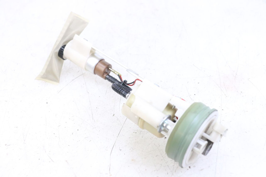photo de POMPA DEL CARBURANTE PIAGGIO X10 125 (2012 - 2017) - Zoom sullo stato d'uso