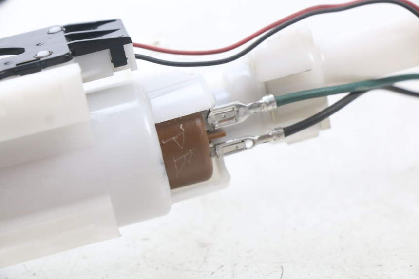 photo de POMPA DEL CARBURANTE YAMAHA XP T-MAX TMAX 500 (2008 - 2012) - Primo piano tecnico