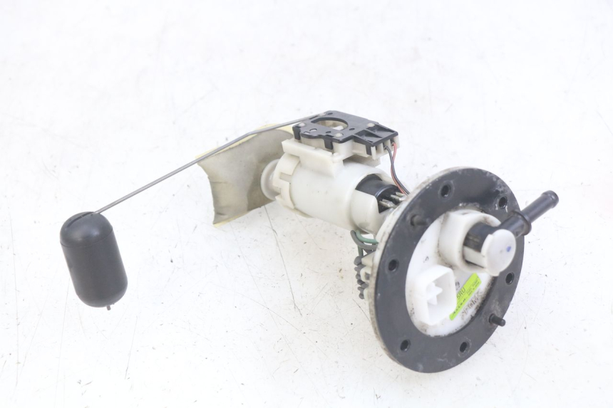 photo de POMPA DEL CARBURANTE YAMAHA YP MAJESTY 400 (2004 - 2008) - Vista principale