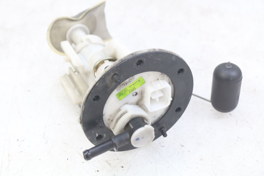 photo de POMPA DEL CARBURANTE YAMAHA YP MAJESTY 400 (2004 - 2008) - Primo piano tecnico