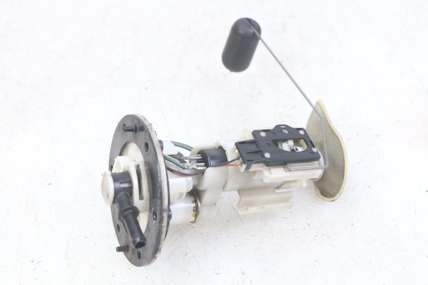 photo de POMPA DEL CARBURANTE YAMAHA YP MAJESTY 400 (2004 - 2008) - Stato della superficie e materiale