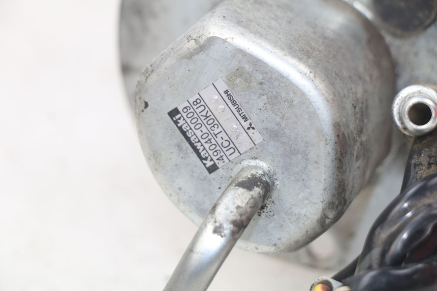 photo de POMPA CARBURANTE KAWASAKI Z S 750 (2003 - 2006) - Dettagli dei punti di fissaggio