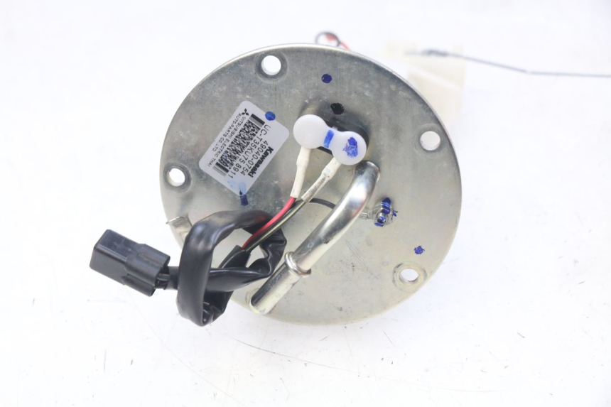 photo de POMPA CARBURANTE KAWASAKI Z 650 (2016 - 2019) - Zoom sui componenti