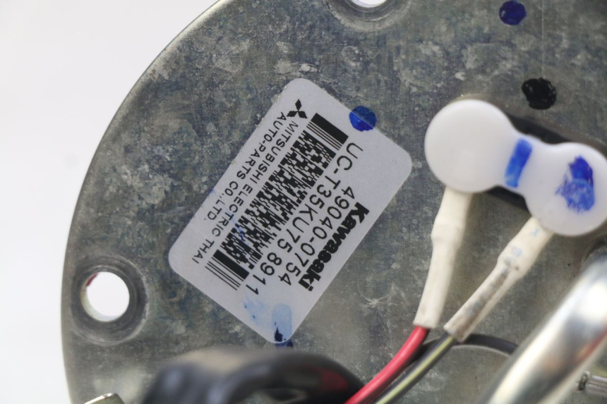 photo de POMPA CARBURANTE KAWASAKI Z 650 (2016 - 2019) - Primo piano ad alta risoluzione