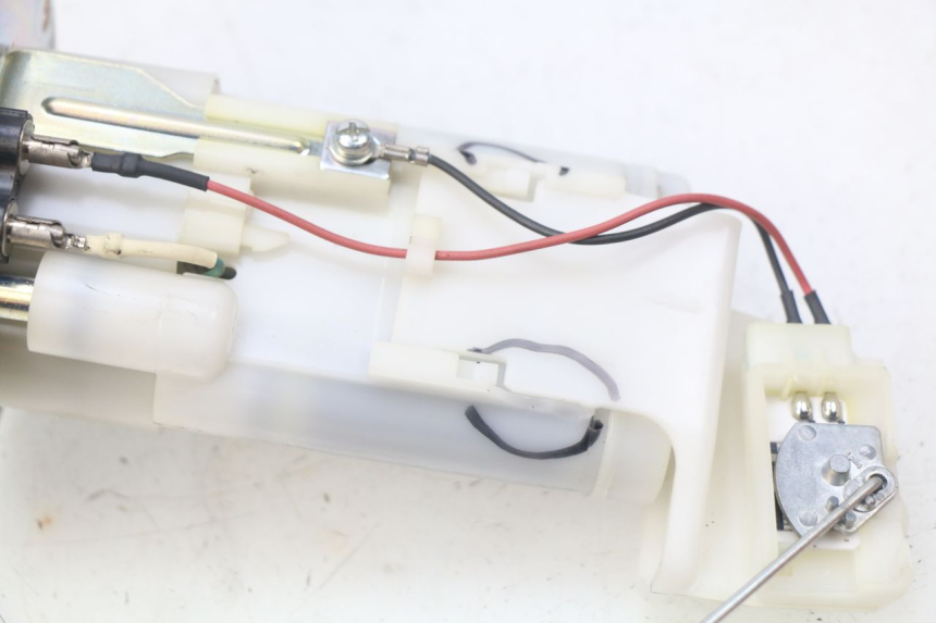 photo de POMPA CARBURANTE KAWASAKI Z 650 (2016 - 2019) - Dettagli dei punti di fissaggio