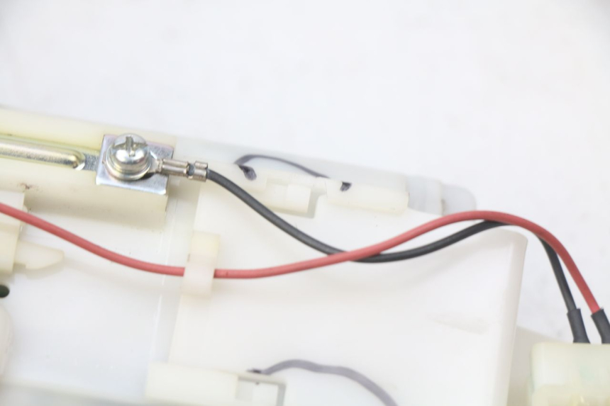 photo de POMPA CARBURANTE KAWASAKI Z 650 (2016 - 2019) - Stato della superficie e materiale