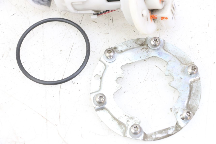 photo de POMPA CARBURANTE PIAGGIO ZIP 4T 50 (2018 - 2020) - Marcature e riferimenti originali