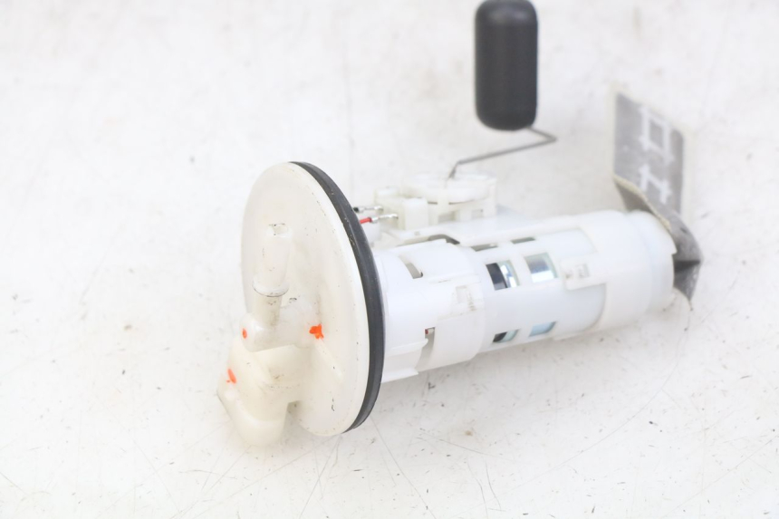 photo de POMPA DEL CARBURANTE UNIVERSAL BIKE ZN50QT-11B 50 (2018 - 2021) - Altra angolazione