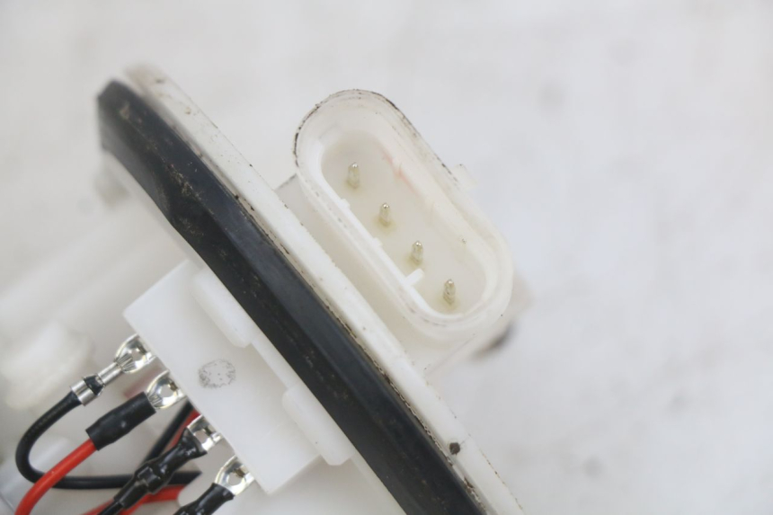 photo de POMPA DEL CARBURANTE UNIVERSAL BIKE ZN50QT-11B 50 (2018 - 2021) - Stato della superficie e materiale