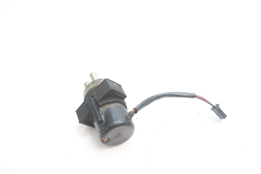 photo de POMPA CARBURANTE KAWASAKI ZX-6R ZX6R 600 (1995 - 1997) - Primo piano tecnico