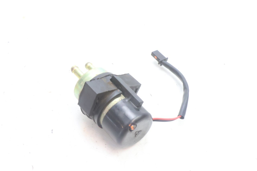 photo de POMPA DEL CARBURANTE KAWASAKI ZZR 600 (1995 - 2004) - Primo piano tecnico