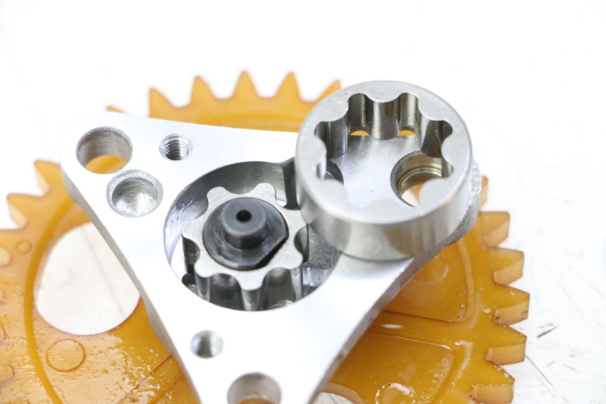 photo de POMPA OLIO KYMCO AGILITY 4T 50 (2018 - 2022) - Altra angolazione