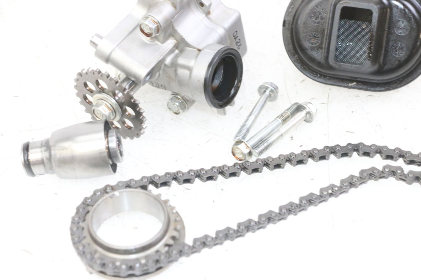 photo de POMPA OLIO HONDA CB R 1000 (2018 - 2023) - Stato della superficie e materiale