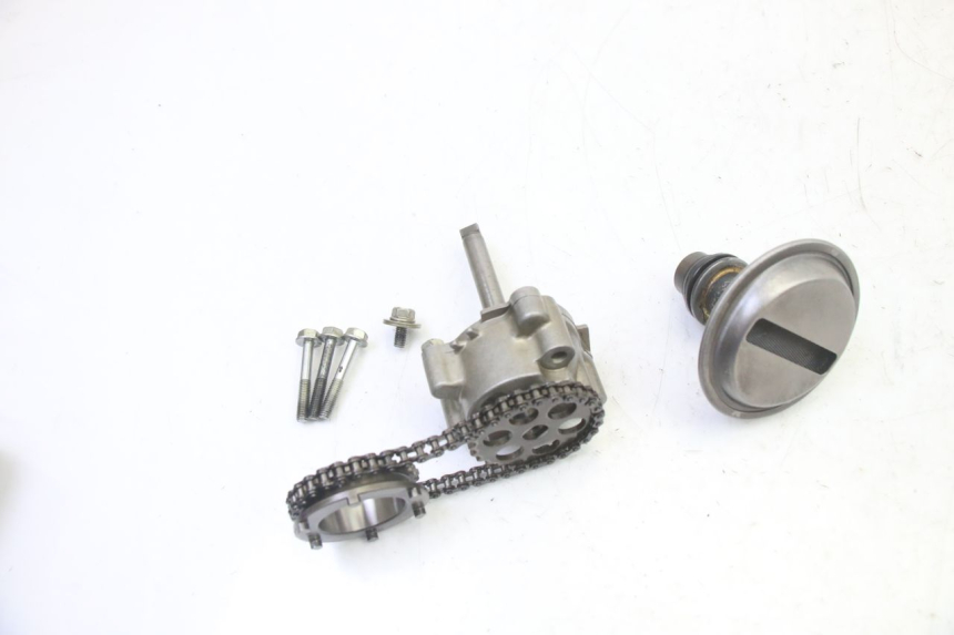 photo de POMPA OLIO HONDA CBR RR FIREBLADE 900 (1992 - 1994) - Vista principale