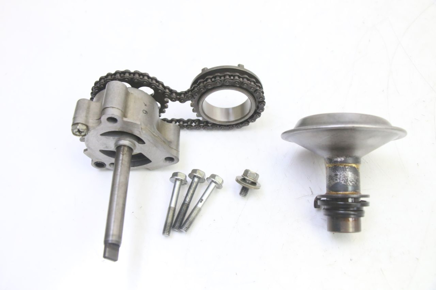 photo de POMPA OLIO HONDA CBR RR FIREBLADE 900 (1992 - 1994) - Dettaglio del componente