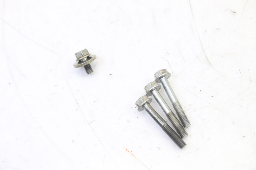 photo de POMPA OLIO HONDA CBR RR FIREBLADE 900 (1992 - 1994) - Altra vista dell'articolo