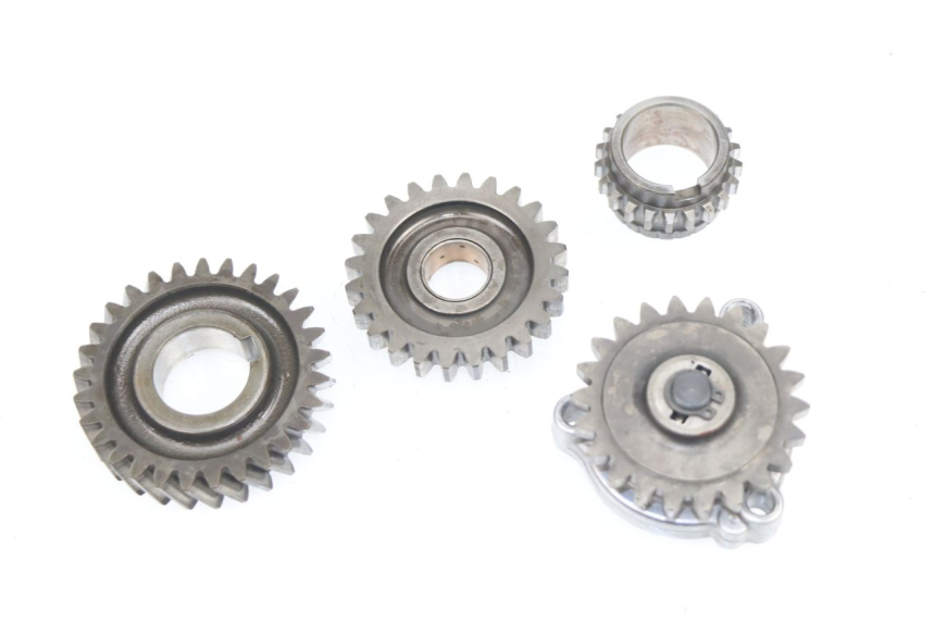 photo de POMPA OLIO SUZUKI DR DJEBEL 600 (1985 - 1990) - Vista principale