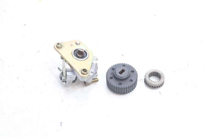 photo de POMPA OLIO PIAGGIO FLY 2T 50 (2004 - 2017) - Altra angolazione