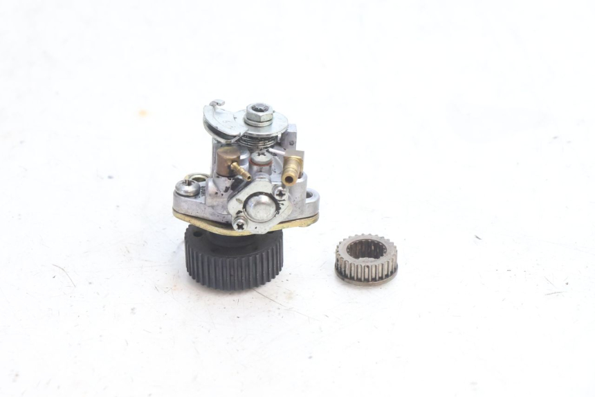 photo de POMPA OLIO PIAGGIO FLY 2T 50 (2004 - 2017) - Primo piano tecnico