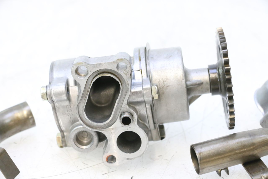 photo de POMPA OLIO SUZUKI GSF N BANDIT 1200 (2001 - 2005) - Altra angolazione