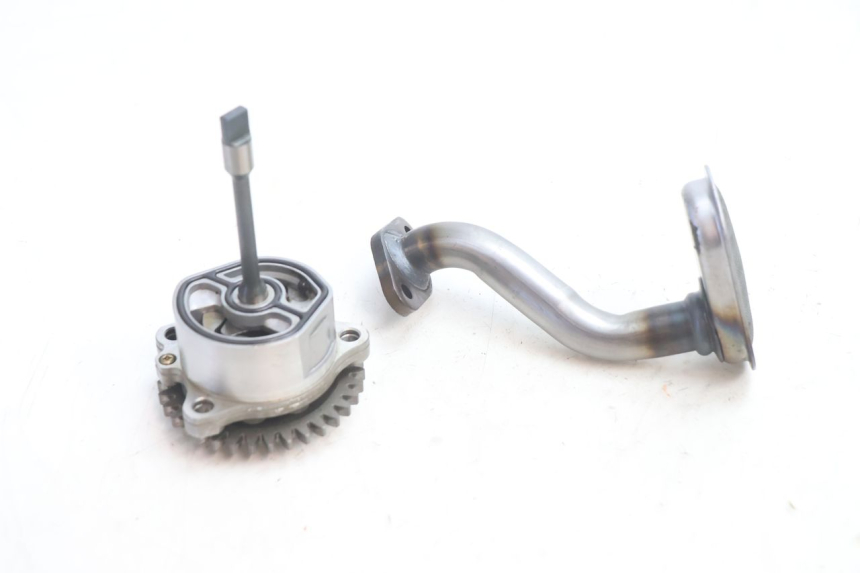 photo de POMPA OLIO SUZUKI GSR 600 (2005 - 2012) - Altra angolazione