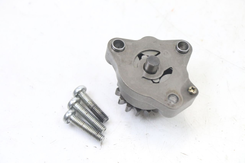 photo de POMPA OLIO HYOSUNG GTR 125 (2006 - 2008) - Primo piano tecnico