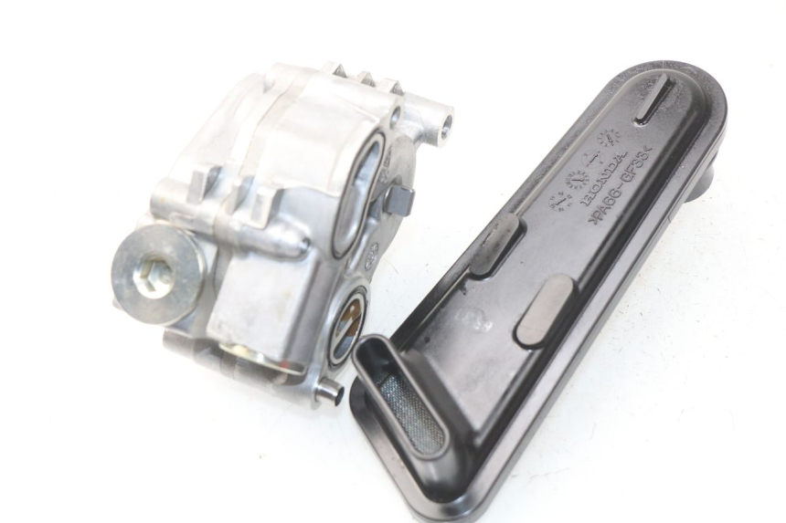 photo de POMPA OLIO HONDA INTEGRA NC D 750 (2016 - 2018) - Primo piano tecnico