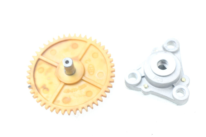 photo de POMPA OLIO PEUGEOT KISBEE 4T 50 (2010 - 2017) - Dettaglio del componente