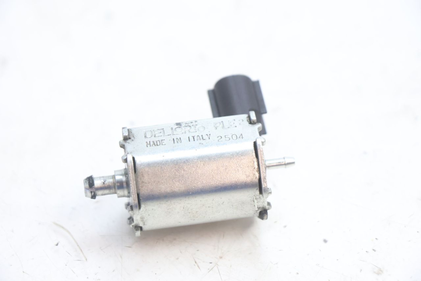 photo de POMPA OLIO PEUGEOT LUDIX ONE 14P 50 (2004 - 2013) - Altra angolazione