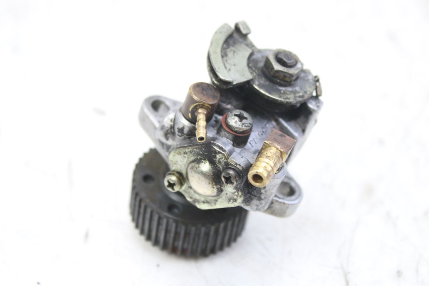 photo de POMPA OLIO PIAGGIO NEW TYPHOON 50 (2018 - 2021) - Dettagli dei punti di fissaggio