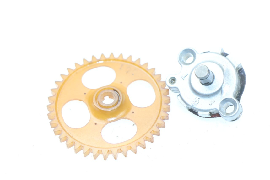 photo de POMPA OLIO MBK OVETTO 4T 50 (2008 - 2016) - Altra angolazione