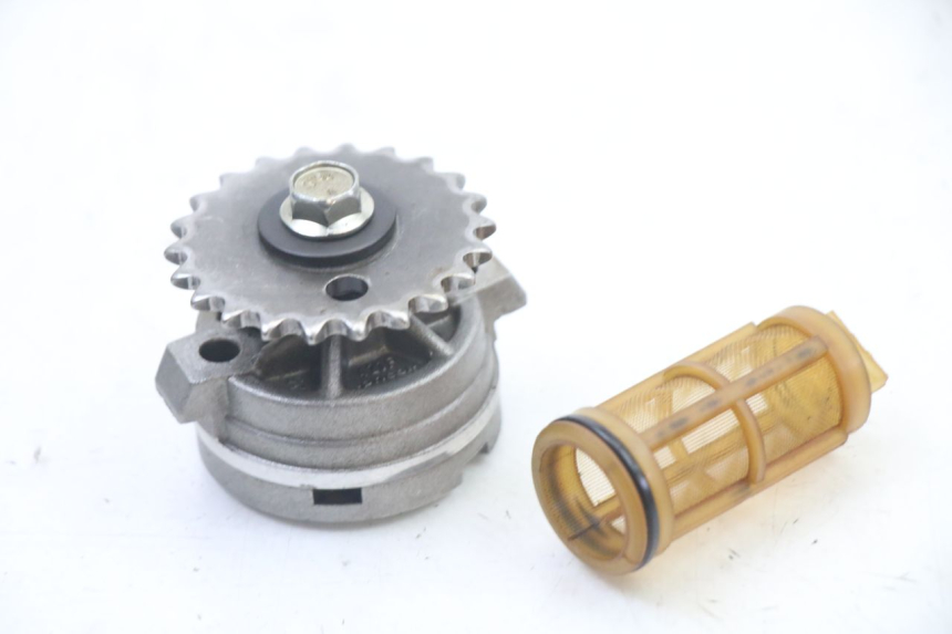 photo de POMPA OLIO PIAGGIO X8 125 (2004 - 2007) - Dettaglio del componente