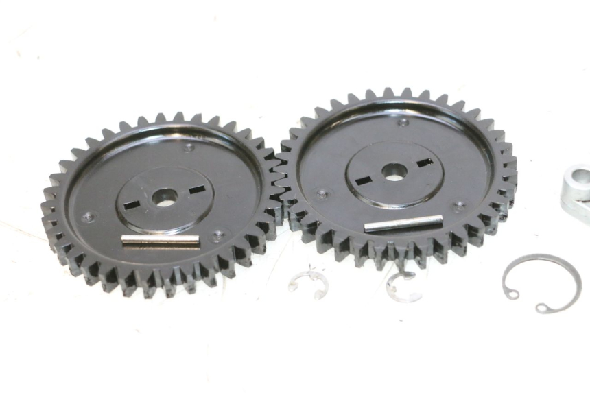 photo de POMPA OLIO PEUGEOT SATELIS COMPRESSOR K15 125 (2006 - 2009) - Altra angolazione
