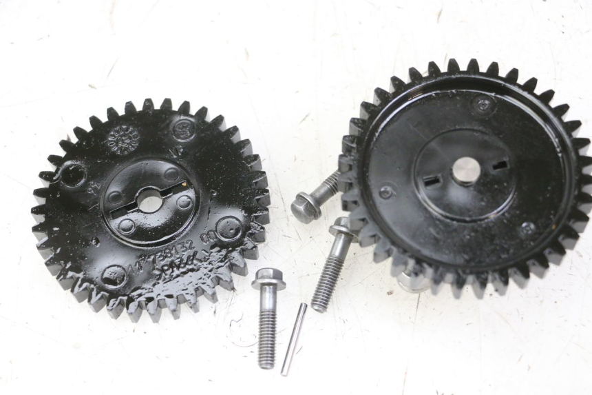 photo de POMPA OLIO PEUGEOT SATELIS 125 (2013 - 2018) - Dettaglio del componente