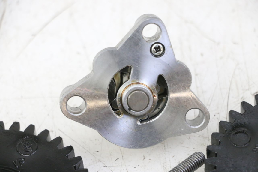 photo de POMPA OLIO PEUGEOT SATELIS 125 (2013 - 2018) - Altra angolazione