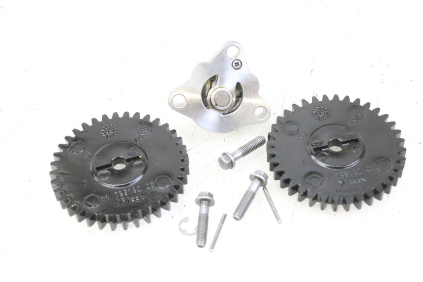 photo de POMPA OLIO PEUGEOT SATELIS 125 (2013 - 2018) - Primo piano tecnico