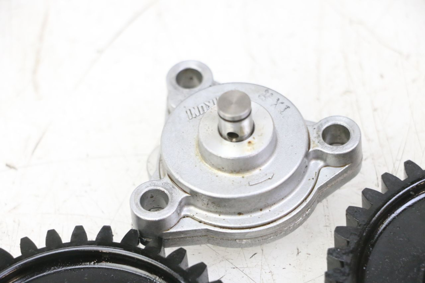 photo de POMPA OLIO PEUGEOT SATELIS 125 (2013 - 2018) - Dettagli dei punti di fissaggio