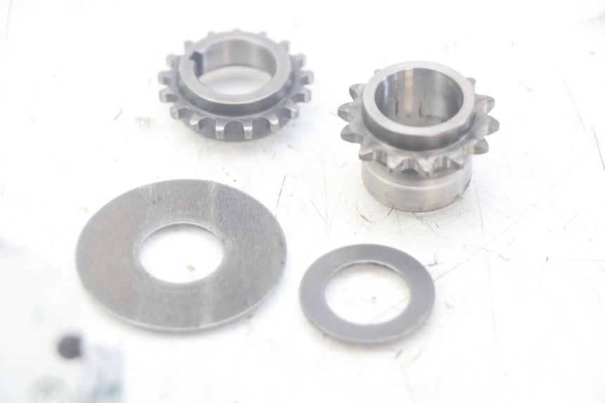 photo de POMPA OLIO APRILIA SCARABEO 100 (2003 - 2012) - Dettaglio del componente