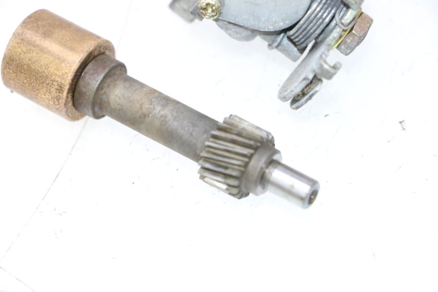 photo de POMPA OLIO PEUGEOT SPEEDFIGHT LC 50 (1996 - 2002) - Altra angolazione