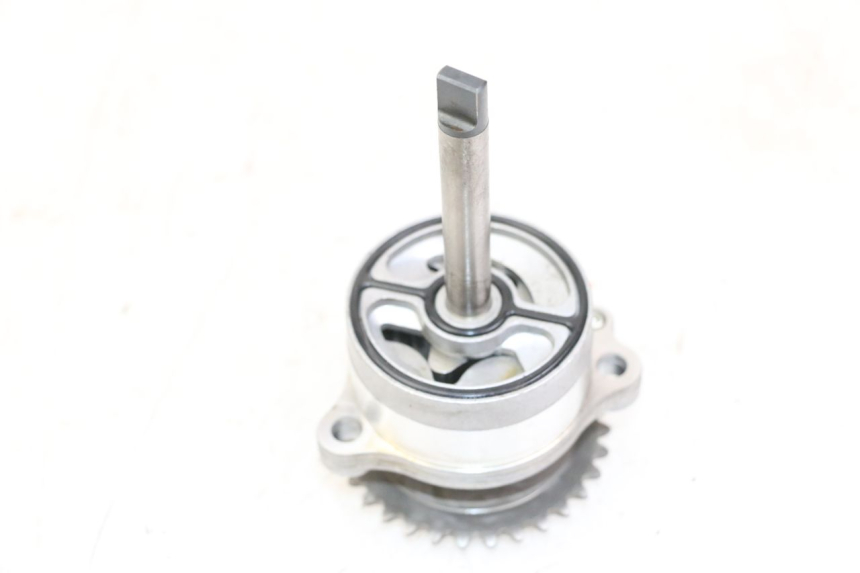 photo de POMPA OLIO SUZUKI GSX F GSXF 650 (2007 - 2015) - Primo piano tecnico