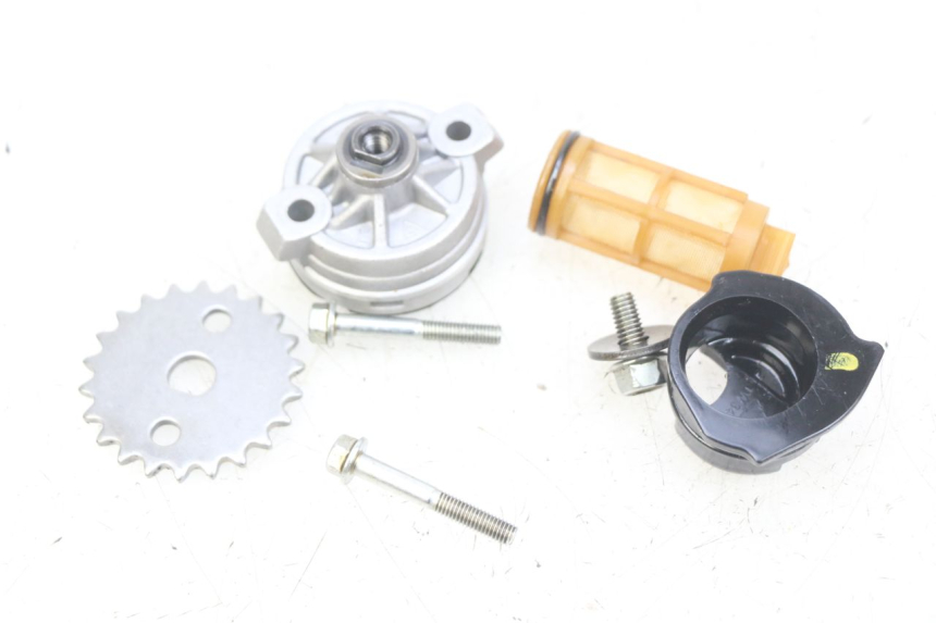 photo de POMPA OLIO PIAGGIO VESPA GTS IGET ABS 125 (2017 - 2023) - Vista principale