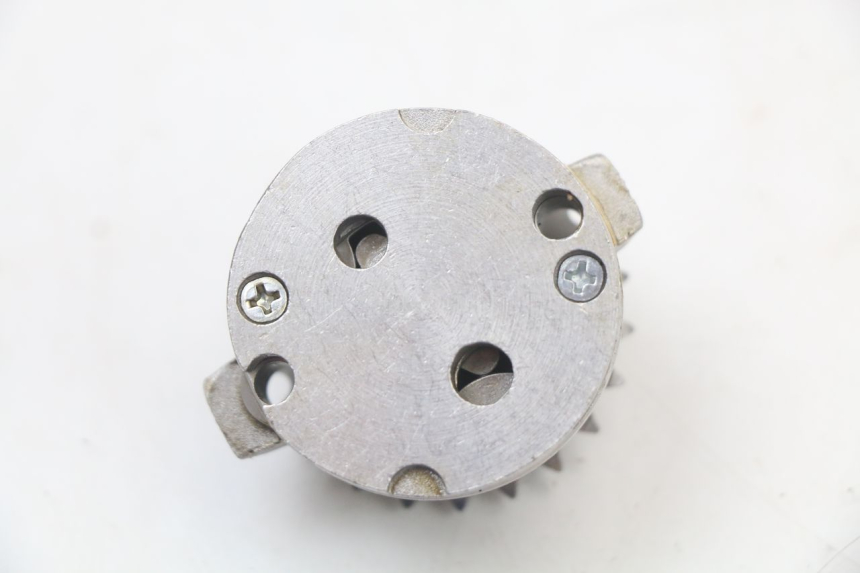 photo de POMPA OLIO PIAGGIO VESPA LX 125 (2005 - 2010) - Altra angolazione