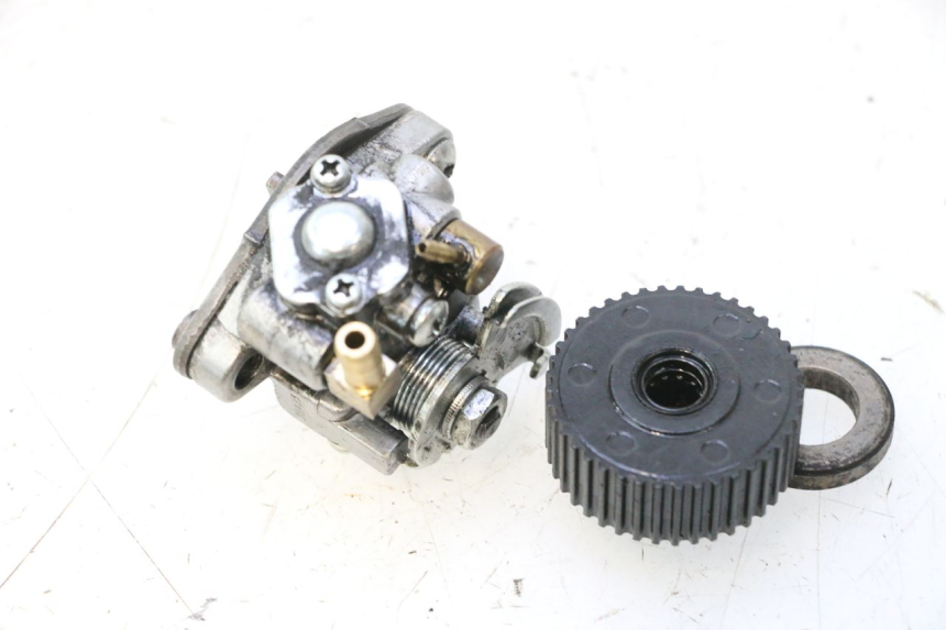 photo de POMPA OLIO PIAGGIO VESPA PRIMAVERA 2T 50 (2013 - 2018) - Altra angolazione