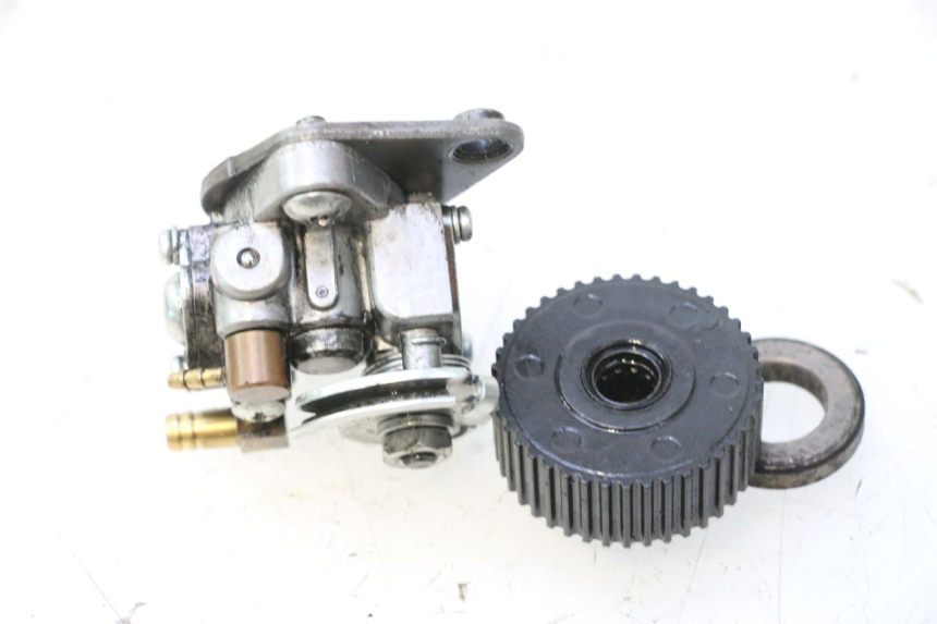 photo de POMPA OLIO PIAGGIO VESPA PRIMAVERA 2T 50 (2013 - 2018) - Primo piano tecnico